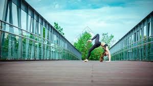 巴特勒：库明加有超强的运动能力，我的工作是让他更轻松