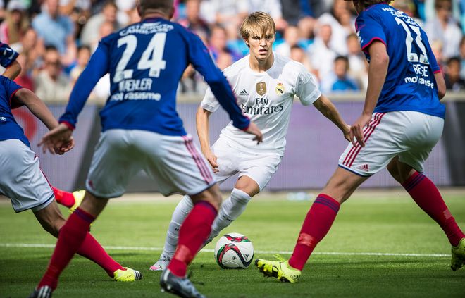 船整体的竞 船整体的竞